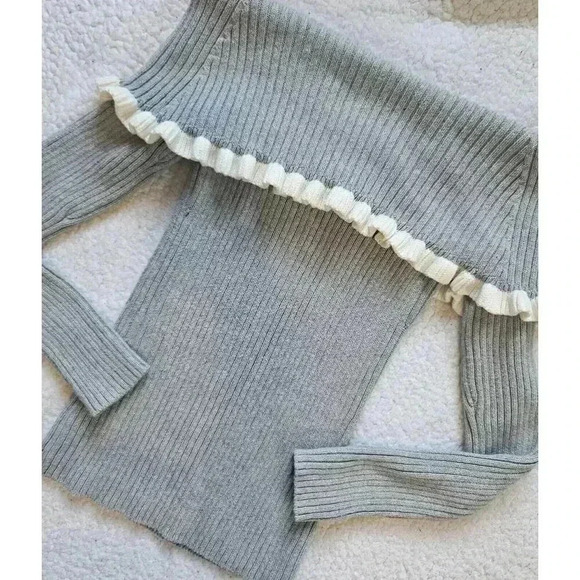 Intermix exclusive ribbed knit cowl neck off the shoulder sweater top sz P - Picture 1 of 11